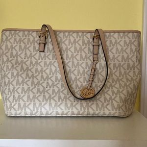 Michael Kors beige tote